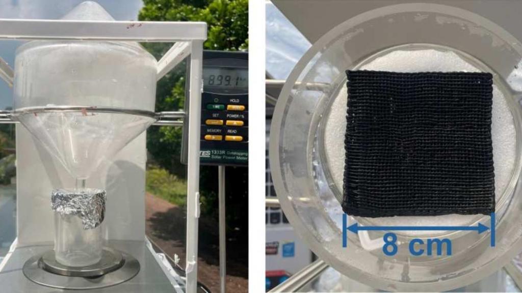 Probando el material esponjoso que elimina la sal del agua del mar usando el sol.