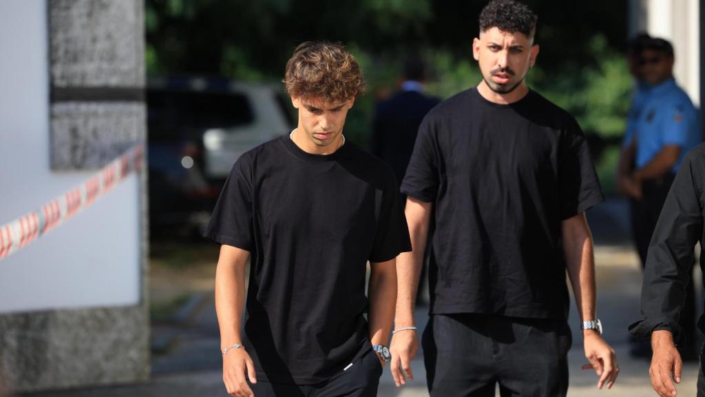 Joao Félix, cabizbajo a su llegada al funeral de Diogo Jota.