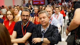 Emiliano García-Page, con gesto serio este sábado en Ferraz.