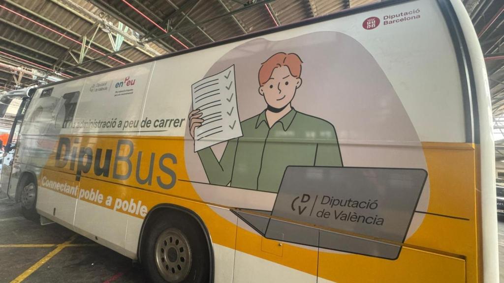 Autobus cedido por Barcelona a Valencia. EE