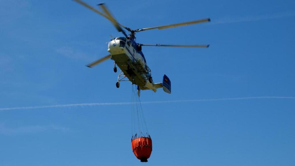Controlado el incendio forestal de Chandrexa de Queixa (Ourense)