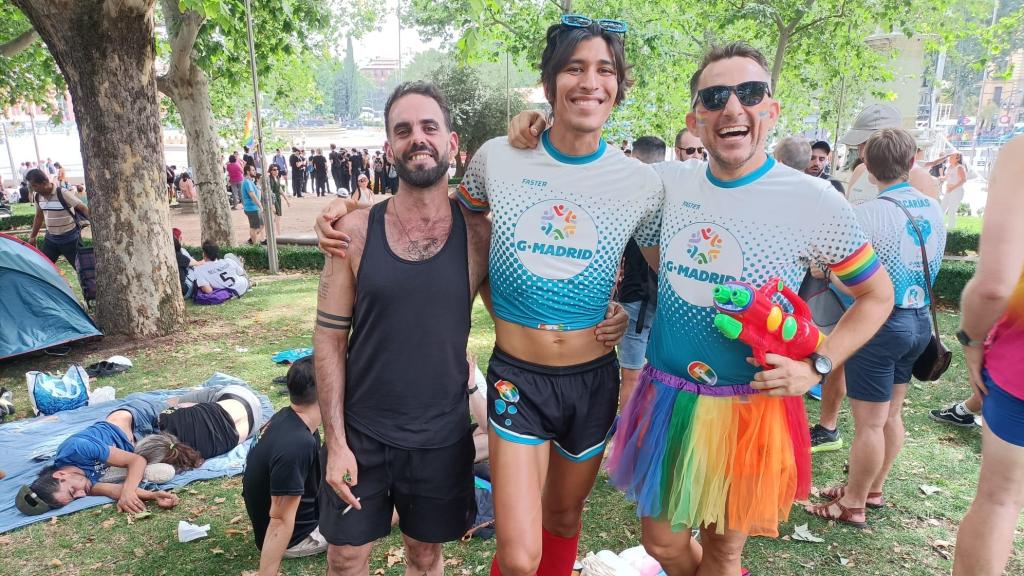 Gerardo, Héctor y Jesús posan para EL ESPAÑOL en el Orgullo.