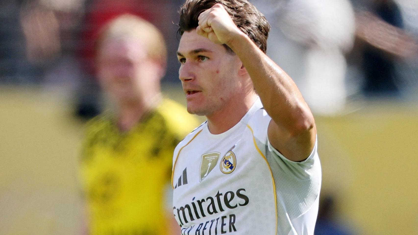Fran García celebra el segundo gol en el partido ante el Borussia.