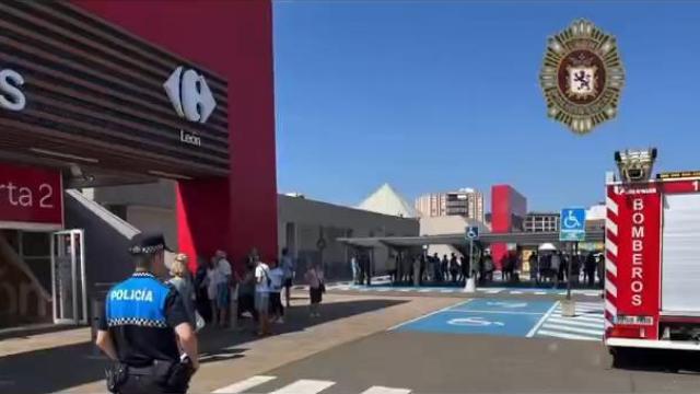 Incendio en un restaurante del Centro Comercial Carrefour de León