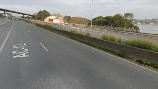 Un incendio en la avenida Puente Pasaje de A Coruña moviliza a los bomberos de madrugada