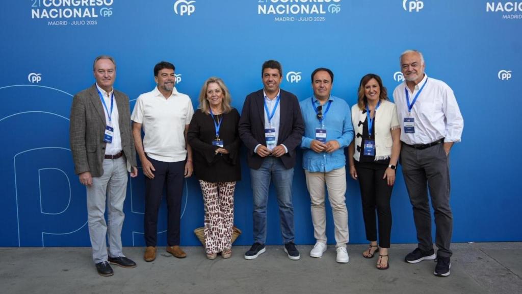 Mazón junto a los representantes valencianos en el Comité Ejecutivo Nacional. EE