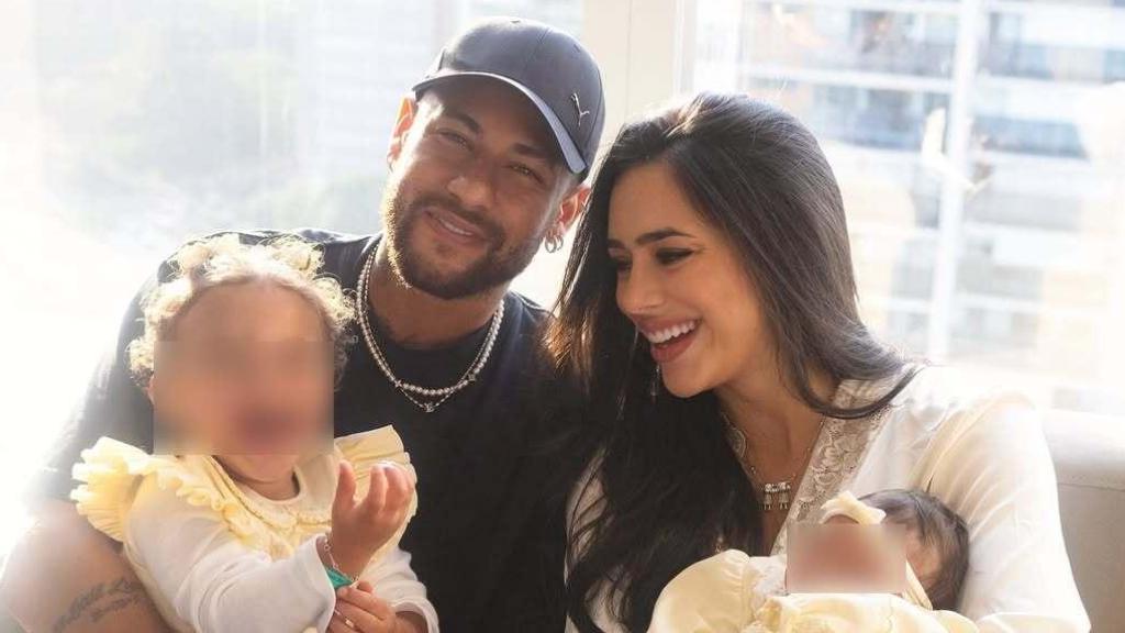 Nuestra miel llegó para endulzar aún más nuestra vida, han escrito Neymar y su pareja tras convertirse en padres por segunda vez en común.