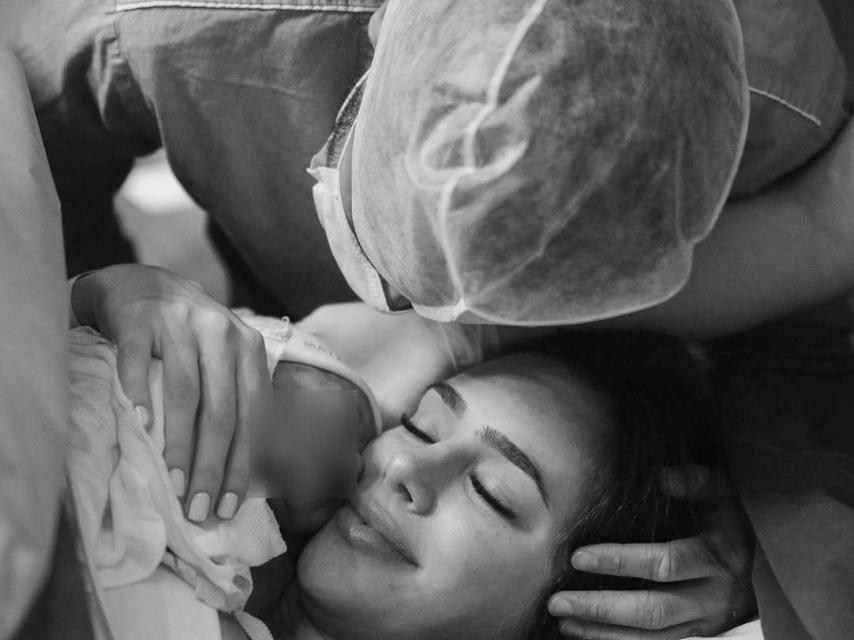 La pareja ha compartido imágenes del nacimiento de su segunda hija en común.