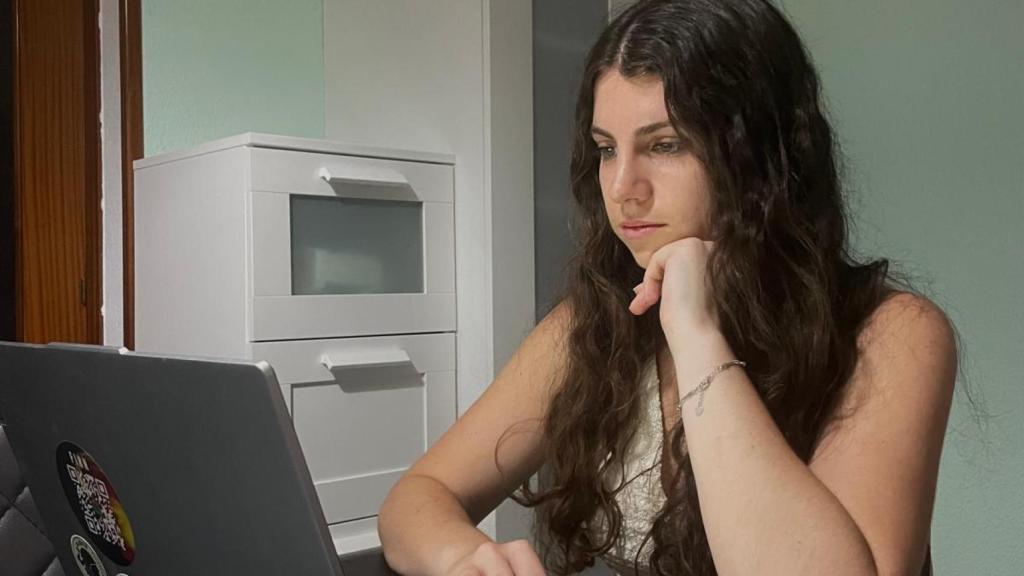 Ainhoa Soba teletrabajando