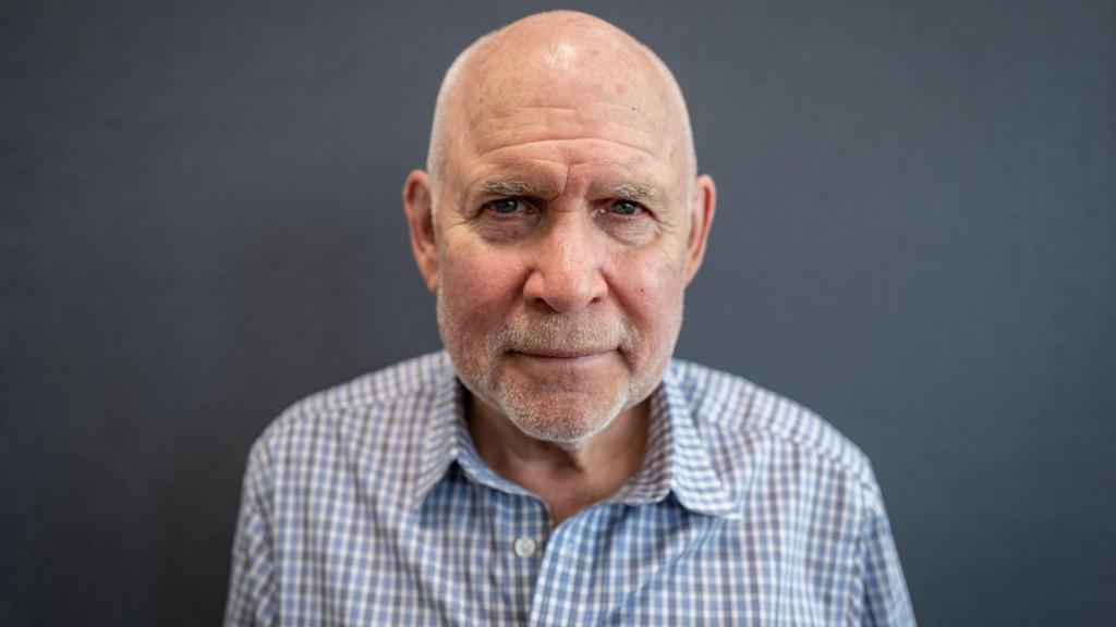 El fotógrafo estadounidense Steve McCurry, fotografiado durante su estancia en Wetzlar en junio de 2025.