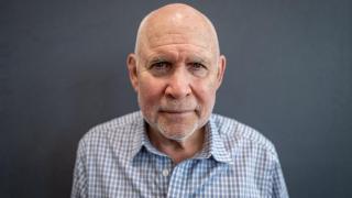 El fotógrafo estadounidense Steve McCurry, fotografiado durante su estancia en Wetzlar en junio de 2025.