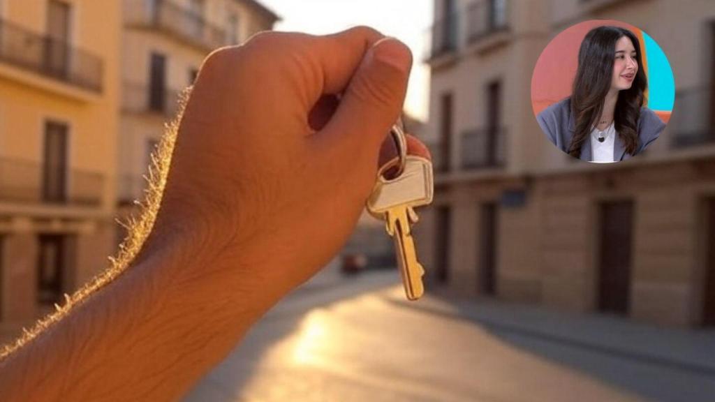 Imagen de archivo de una mano sujetando unas llaves y Elsa, la joven que ya tiene una casa con 24 años.