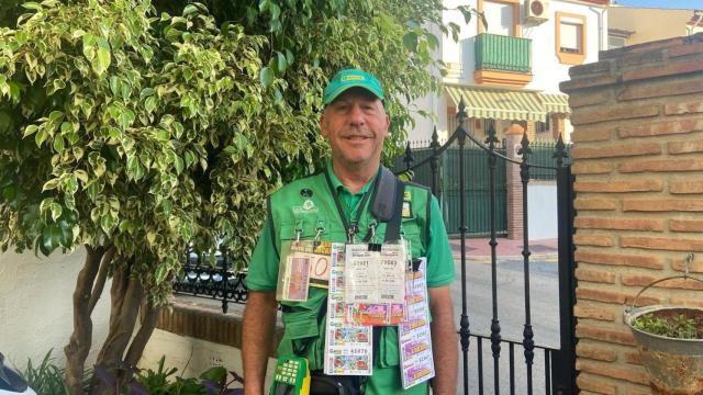 Juan Carlos Rodríguez vendedor de la ONCE que ha repartido suerte en Campanillas, en Málaga capital.