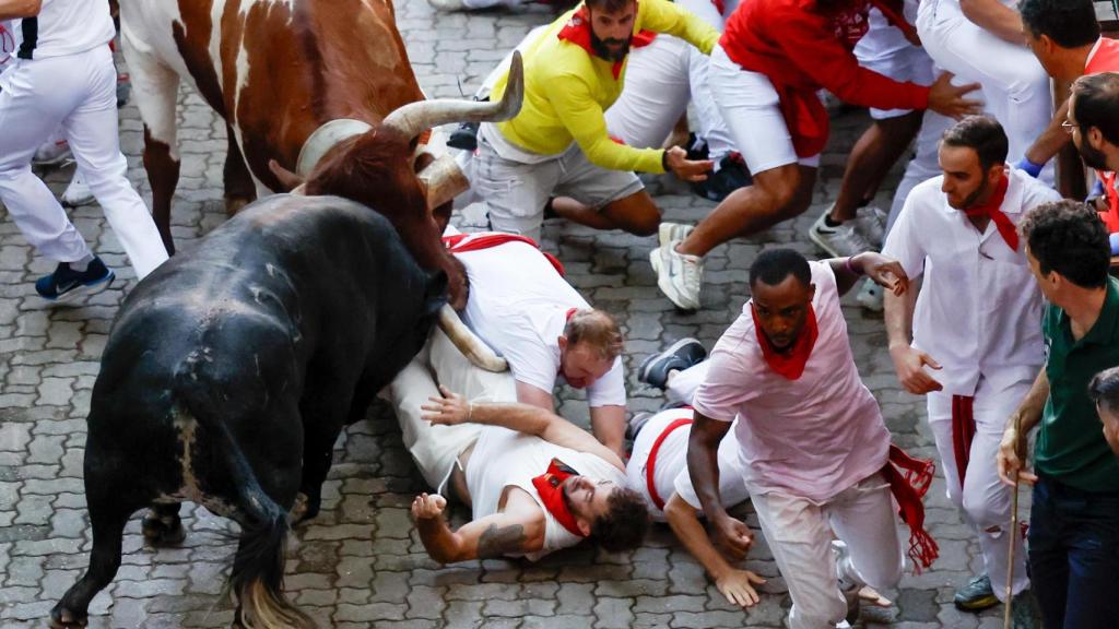 Corredores en el suelo.
