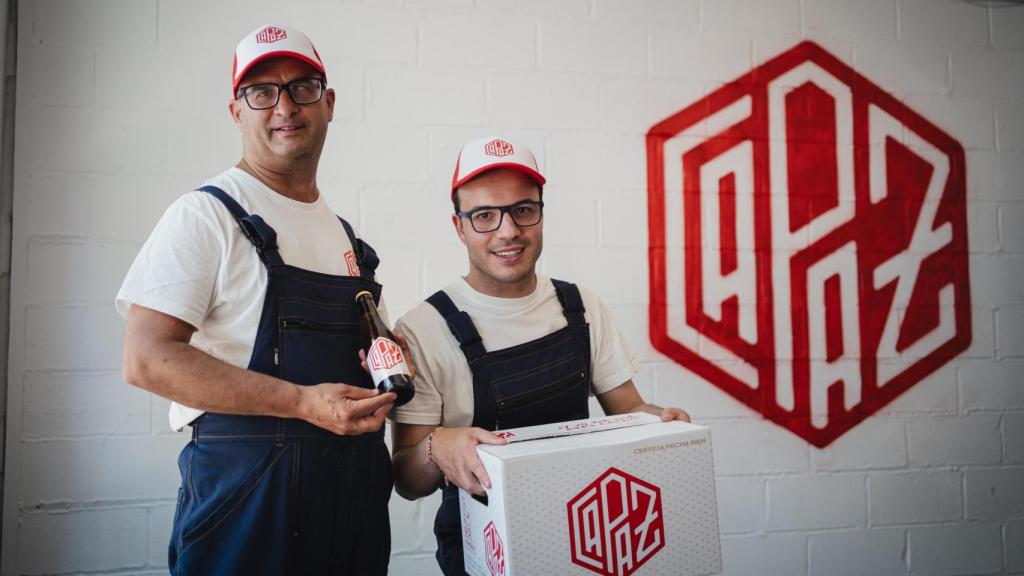 Álvaro y Raúl en la sede de Capaz