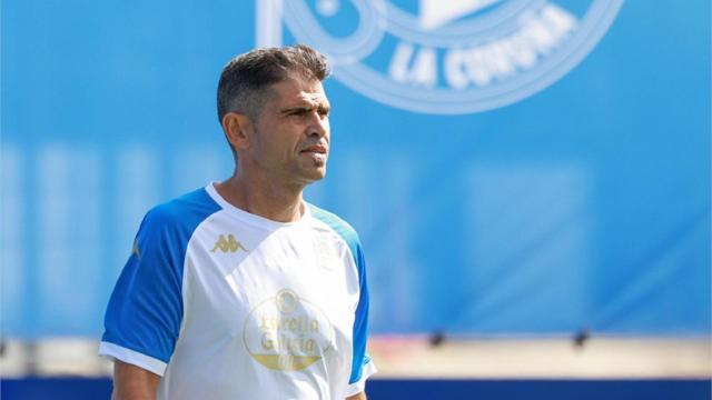 El entrenador del Deportivo, Antonio Hidalgo, durante un entrenamiento.