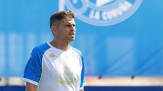 El entrenador del Deportivo, Antonio Hidalgo, en el entrenamiento de ayer.