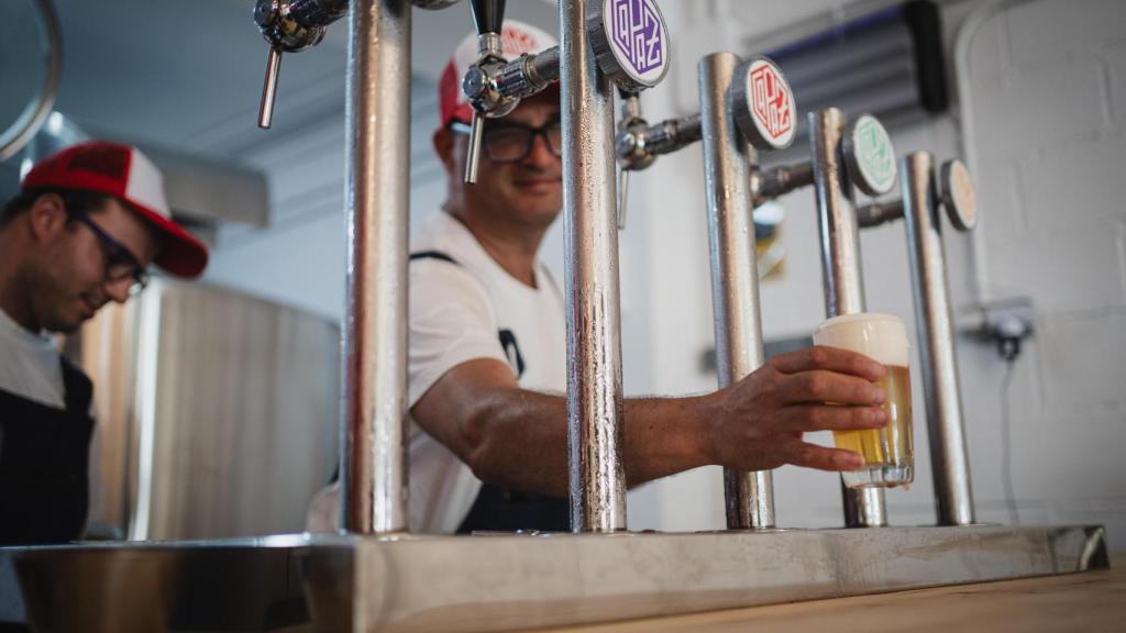 Raúl tirando una caña