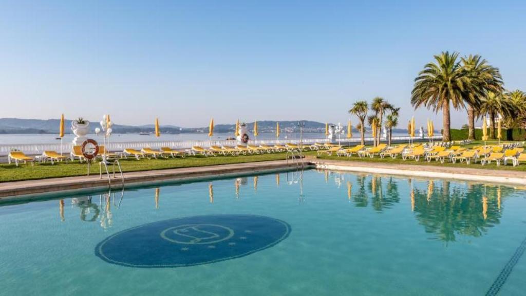 Piscina exterior Eurostars Gran Hotel La Toja 5*