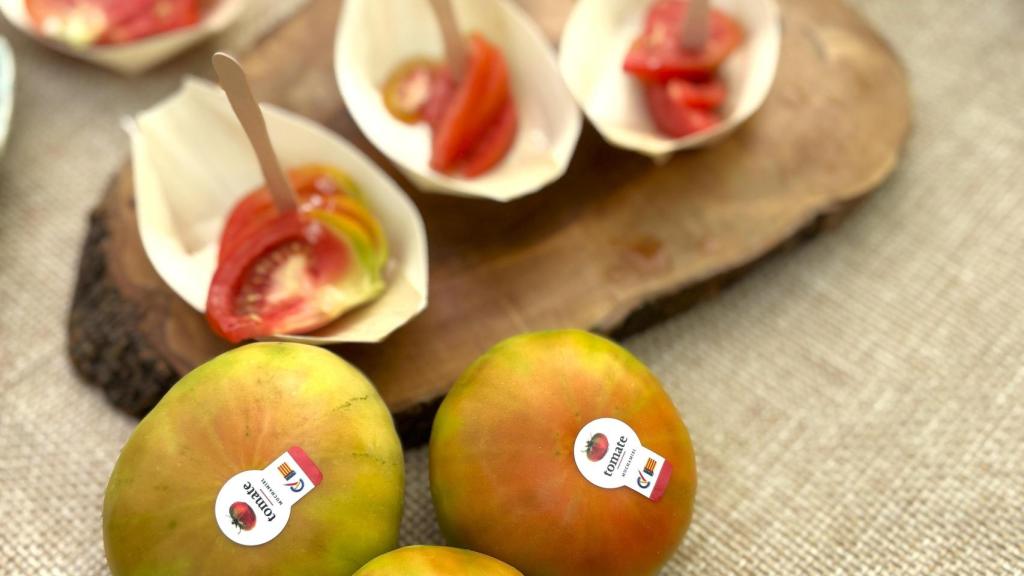 Los tomates expuestos este martes en la presentación de la feria.