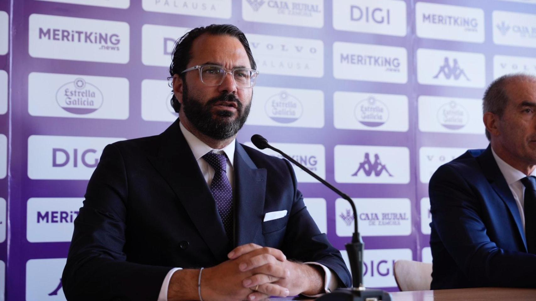 Víctor Orta durante la presentación de Almada como entrenador del Pucela