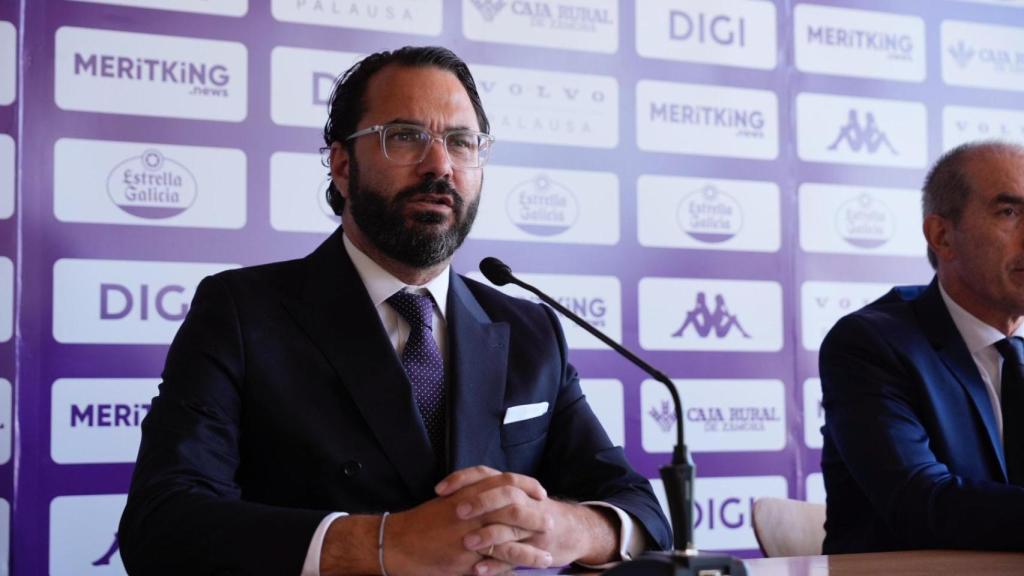 Víctor Orta durante la presentación de Almada como entrenador del Pucela
