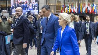 Bruselas amonesta a Sánchez por arrastrar los pies en la lucha contra la corrupción en pleno estallido del 'caso Cerdán'