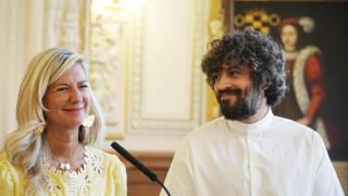 a concejala de Educación y Cultura, Irene Carvajal, junto al nuevo director artístico del Teatro Calderón de Valladolid, José María Esbec Martín