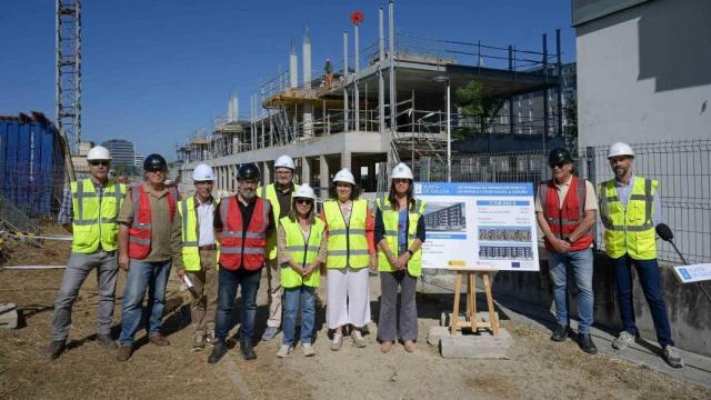 La conselleira de Vivenda e Planificación de Infraestruturas, María M. Allegue, este martes en el barrio coruñés de Xuxán.