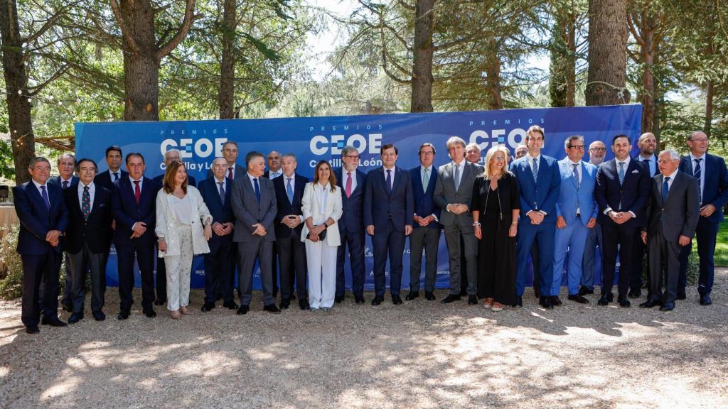 Foto de familia en los XXXII Premios CEOE Castilla y León