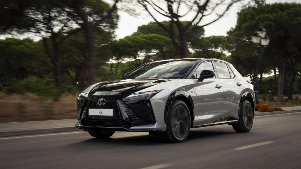 Lexus RZ 550e F Sport con el sistema de dirección Steer by wire