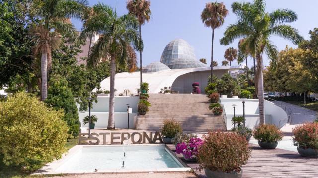 Exterior del Parque Botánico Orquidario de Estepona.