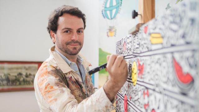 El artista ha creado dos premios para recibirán Alejandro Amenábar y Sheila Loewe.