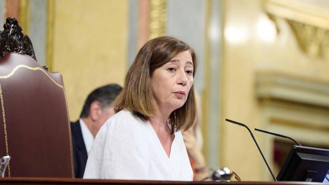 La presidenta del Congreso, Francina Armengol, durante el pleno extraordinario de este martes en el Congreso de los Diputados.