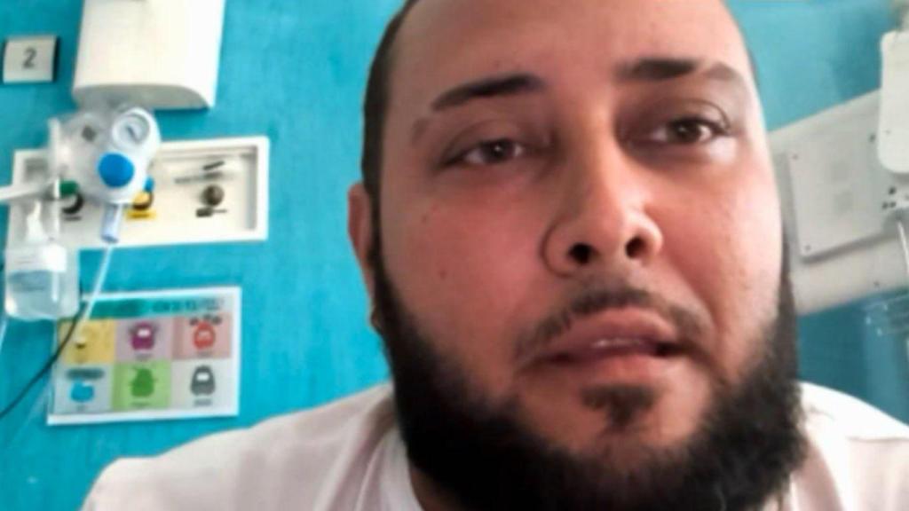 Javier Frías, padre de la bebé de 10 meses ingresada en el hospital en Sevilla.