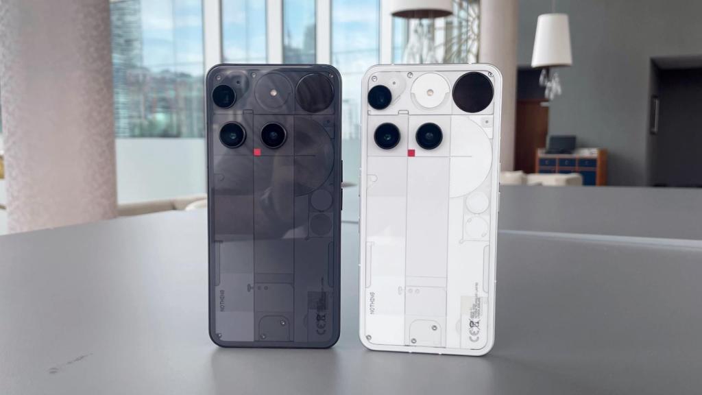 El Nothing Phone (3) en negro y blanco.