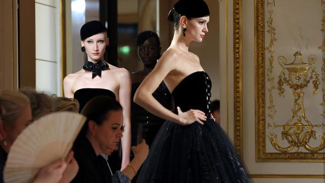 Siluetas del desfile otoño-invierno 2025-2026 de Armani.