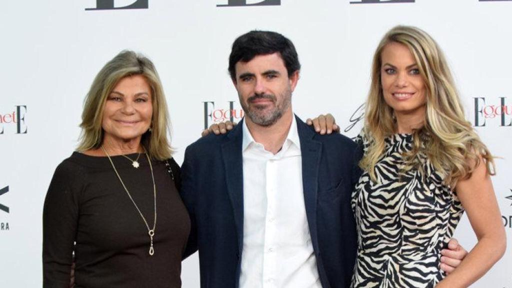 Cari Lapique, con su hija Carla Goyanes y su yerno, Antonio Matos.