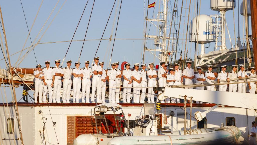 Llegada del crucero de instrucción a Ferrol.