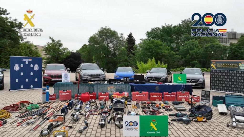 Material incautado por la Guardia Civil