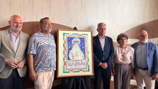 Imagen del cartel de la Velá de Santa Ana junto a su autor, Manolo León; el alcalde de Sevilla, José Luis Sanz y otras autoridades.