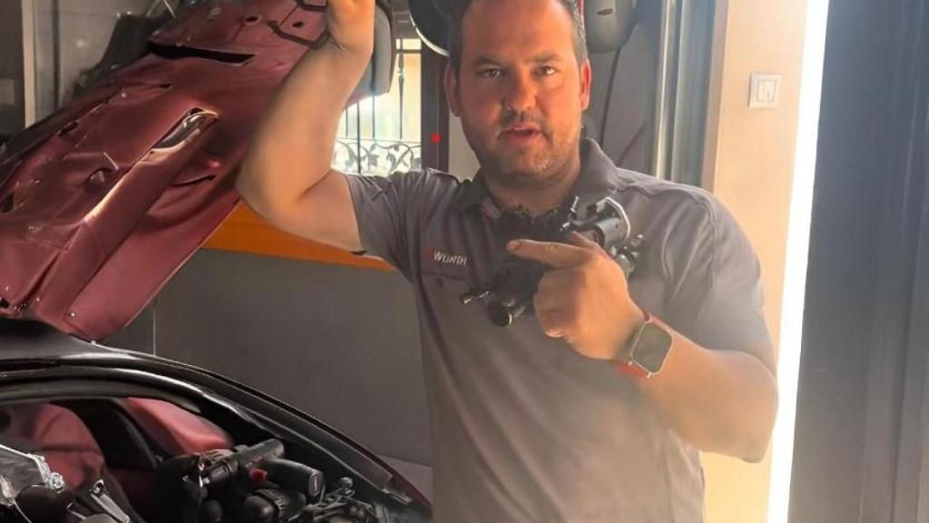 Mecánico Daimiel, desde su taller.