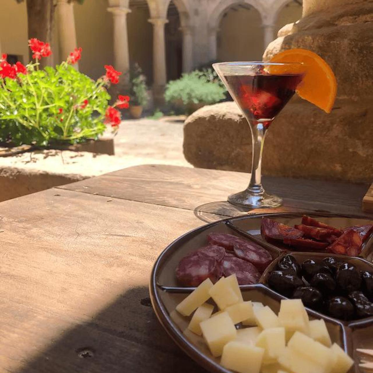 Un vermut y picoteo en El Portal del Carmen.