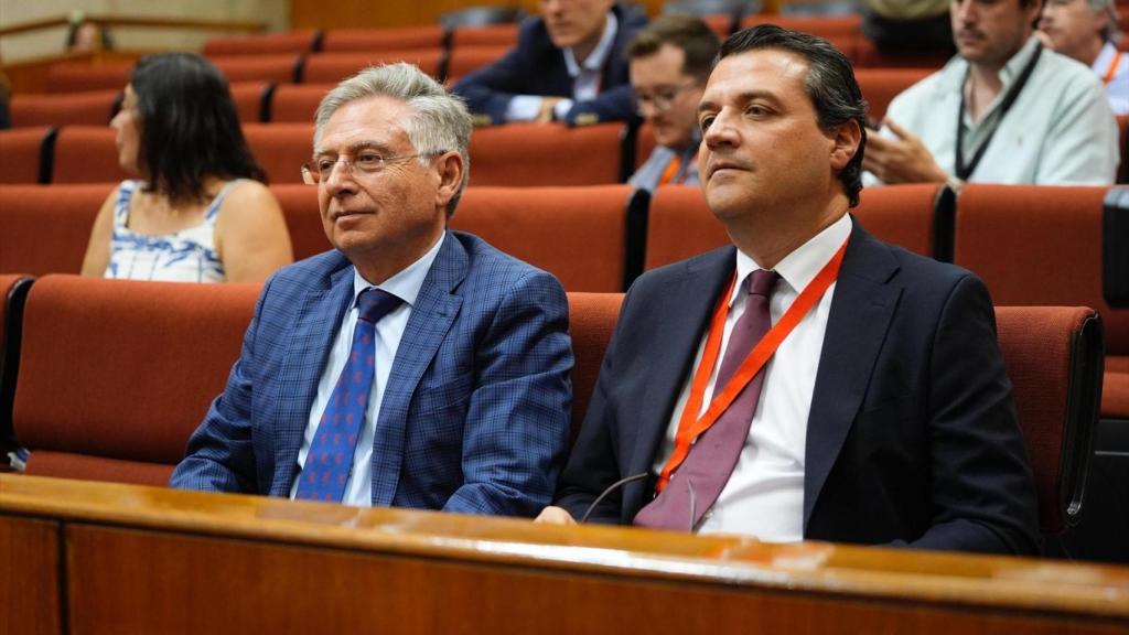 En primer término, a la izquierda, el nuevo director de la Oficina contra el Fraude.