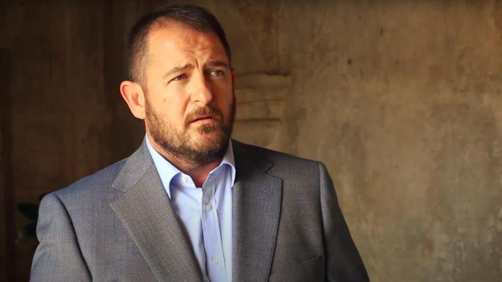 El capitán Juan José Águila Navarro durante una entrevista con la UNESCO.