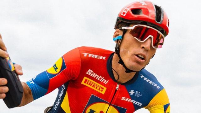 Aleix Espargaró, en su debut como profesional con el Lidl-Trek.