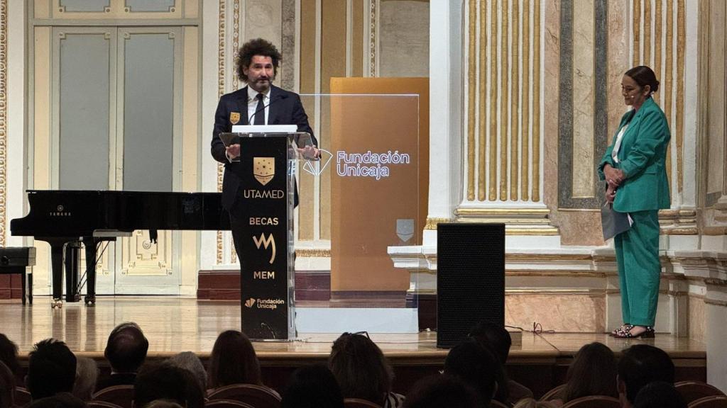 Paco Ávila durante su intervención en la entrega de becas MEM.