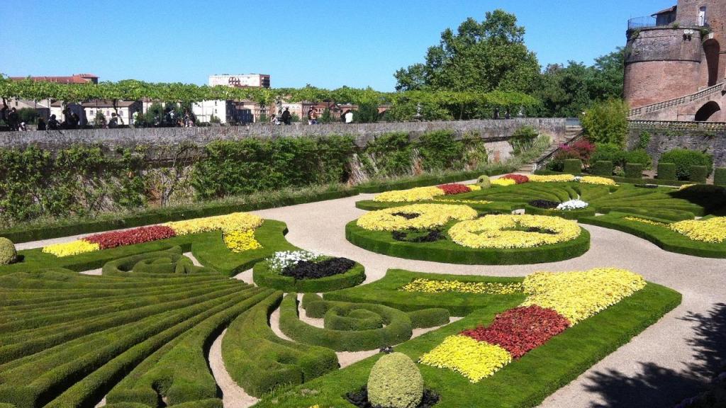 Los jardines del Palacio de la Berbie.