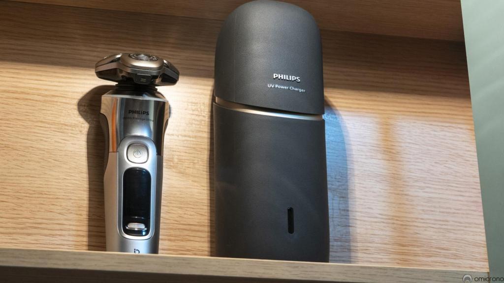 Philips i9000 Prestige Ultra.