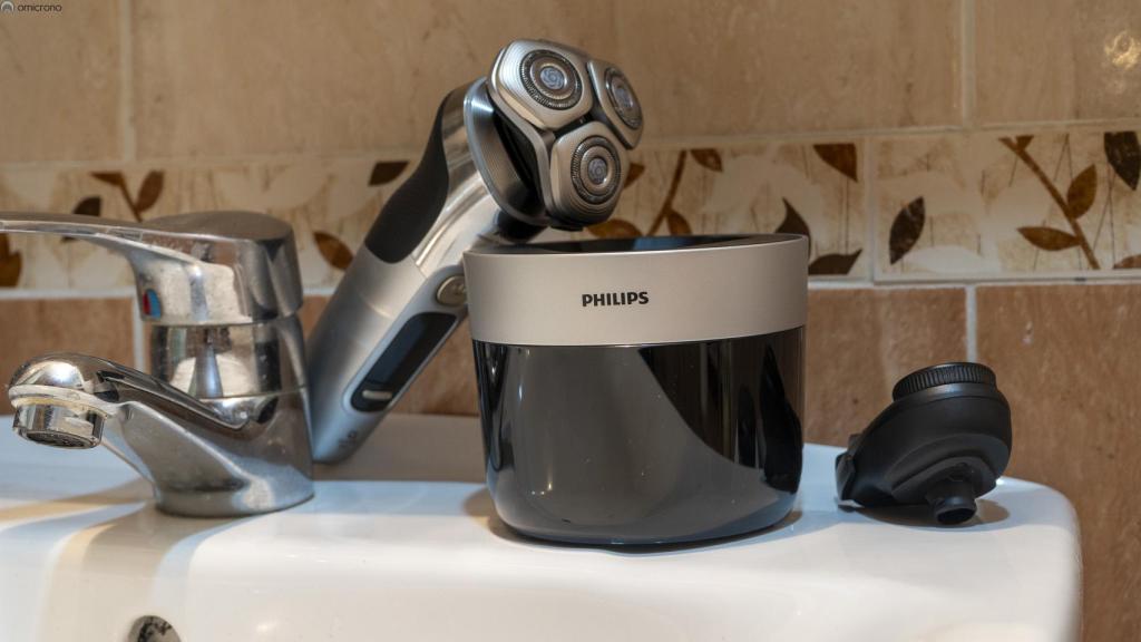 Philips i9000 Prestige Ultra.